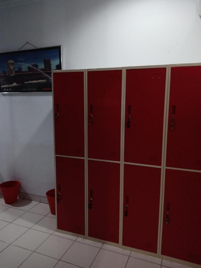 Reddoorz Hostel @ Feliz Noche Cengkareng Jakarta Extérieur photo